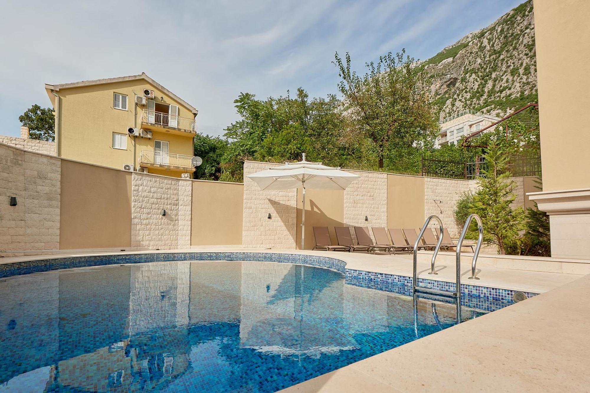 2Montenegro Limeta Apartments With Pool Kotor Exterior foto
